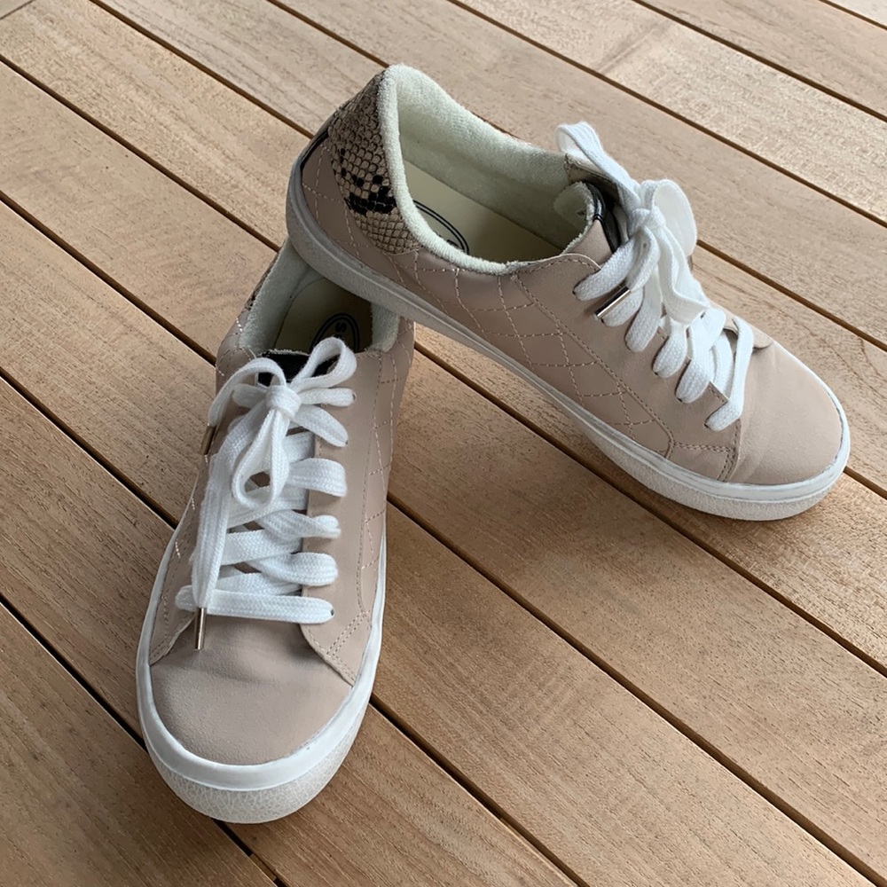 Scoop quilted sneakers